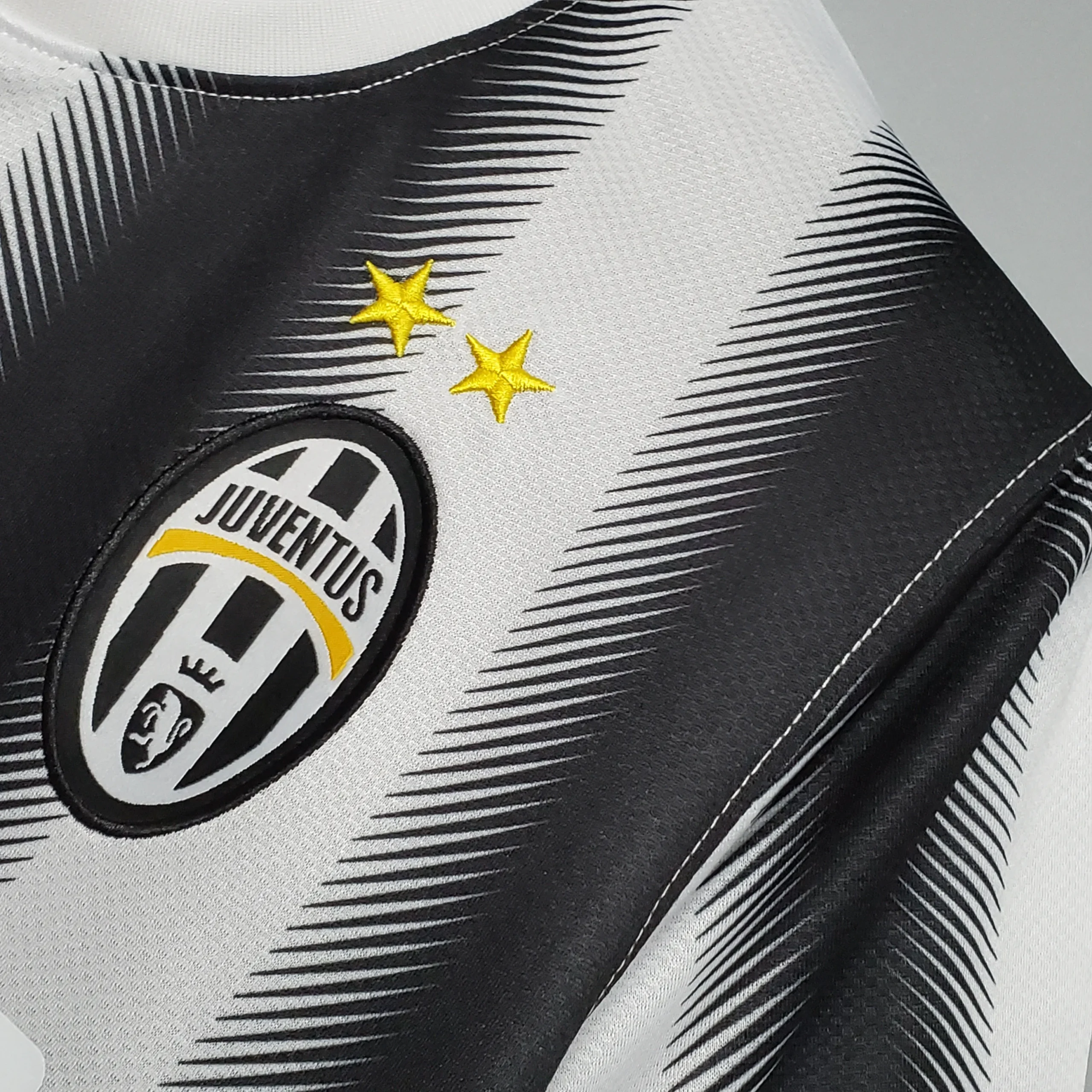 2011-12 Juventus Del Piero #10 Retro Jersey Home Replica - Image 3