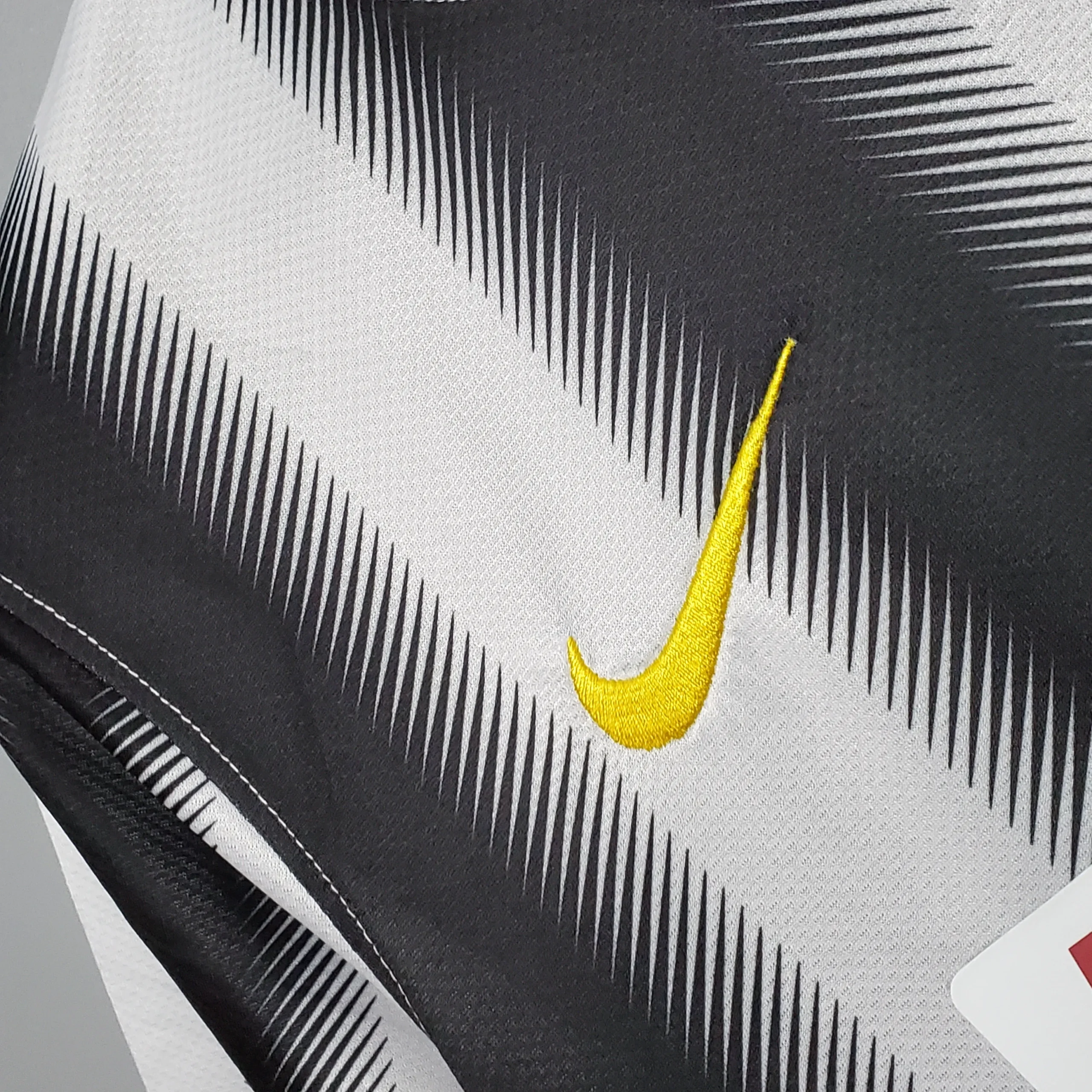 2011-12 Juventus Del Piero #10 Retro Jersey Home Replica - Image 4