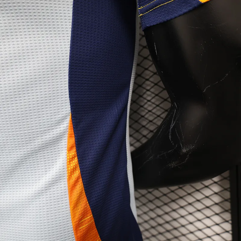 24-25 real madrid Training Shirt Player Version - Image 7