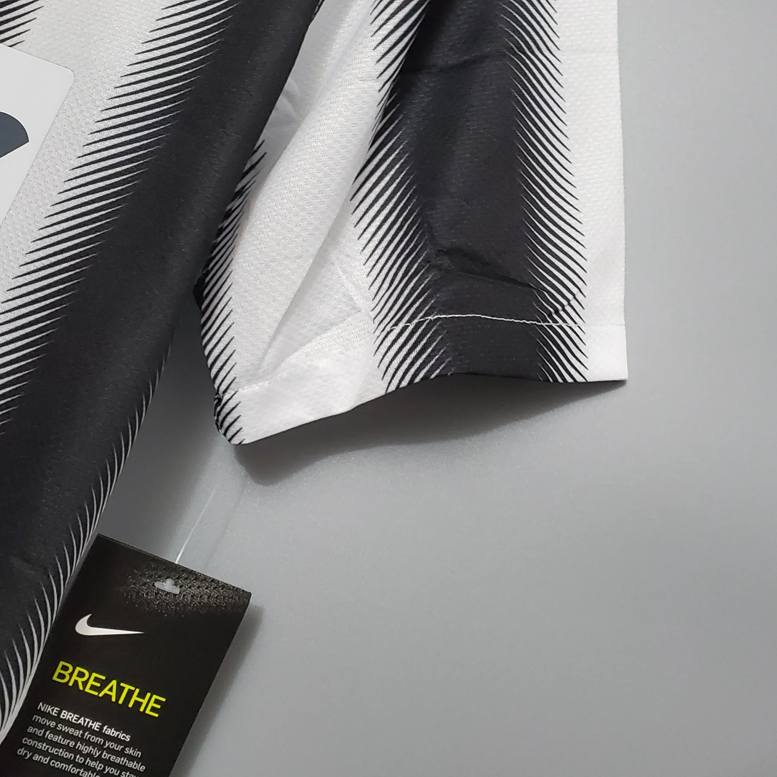 2011-12 Juventus Del Piero #10 Retro Jersey Home Replica - Image 5